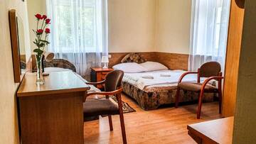 Фото номера Трехместный номер с основными удобствами Отель Dworek Brodowo Restauracja Hotel Przyjęcia г. Brodowo 2